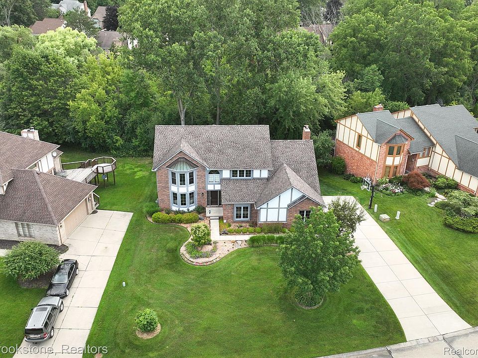 1st image of 30912 Sunderland Dr