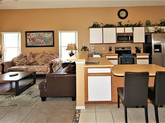 4th image of 217 Bailey Cir