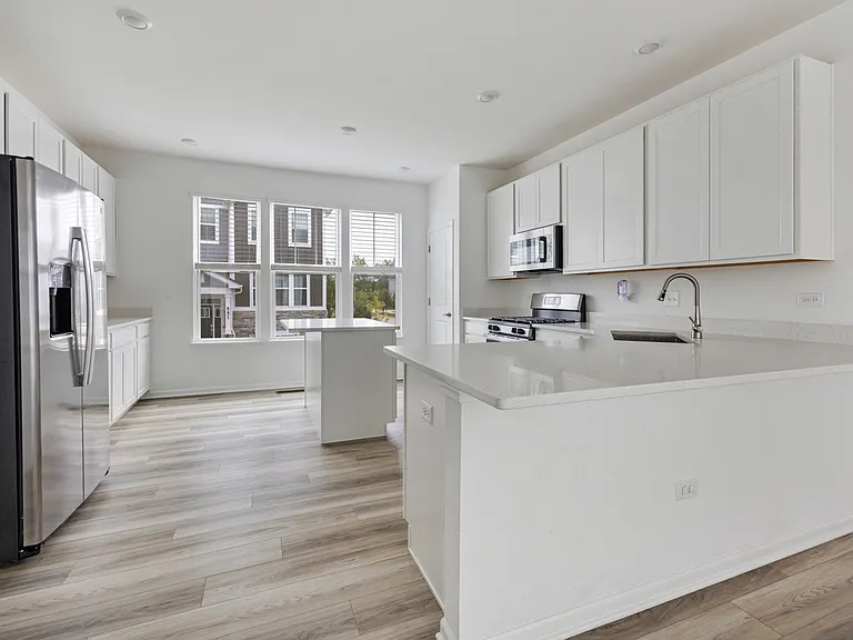 553 Wolverine Dr — Photo 9