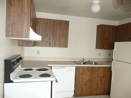 2nd image of 3715 S Park Ave APT 1