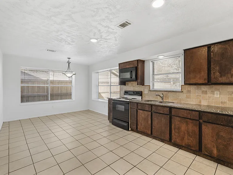 15226 Flamingo Park — Photo 13