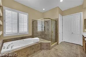 4 bed, 3.5 bath, 4512 sqft, $7,500 — Photo 4