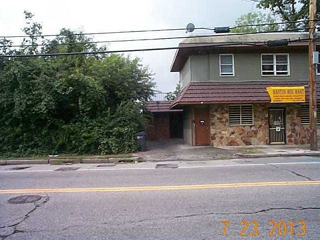 2nd image of 600 Manton Ave
