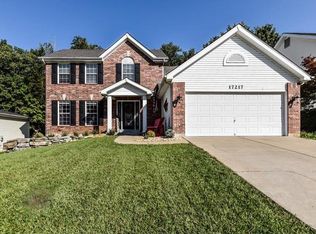 17217 Hilltop Ridge Dr, Eureka, MO