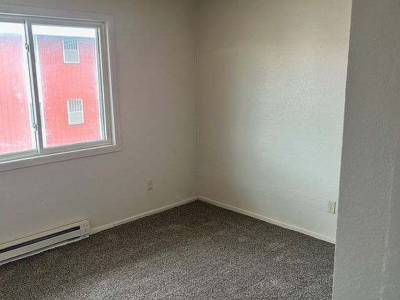 5th image of 2315 15th Ave S Unit 12