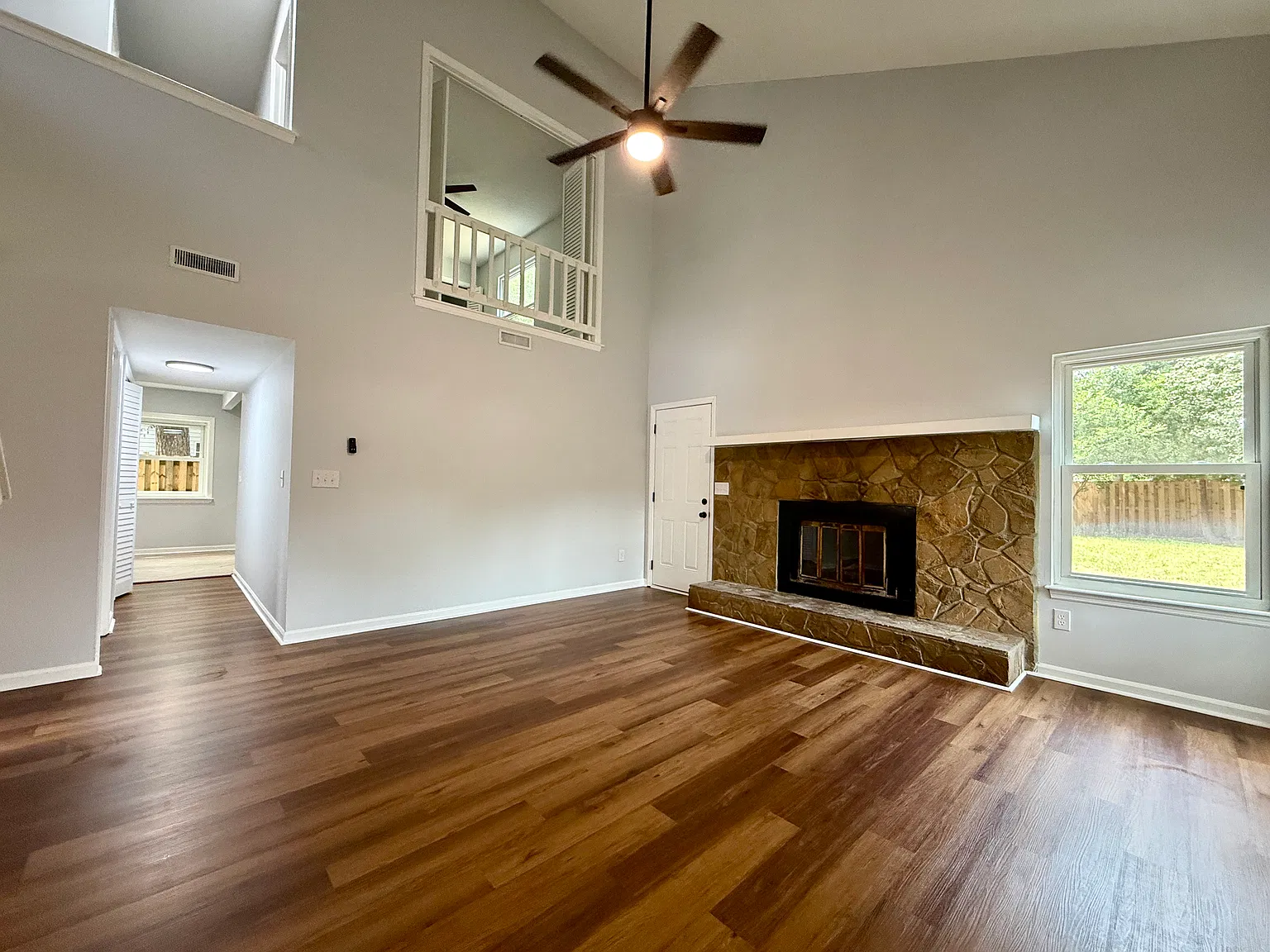 4 bed, 2346 sqft, $2,600 — Photo 2