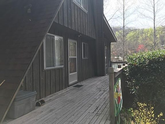 2nd image of 937 Laurel Lake Cir