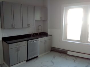 152 Berkshire St APT 3, Cambridge, MA 02141