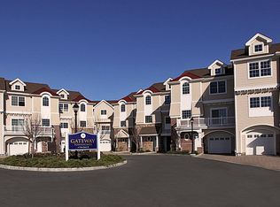 205 Gateway Ct, Union Beach, NJ 07735