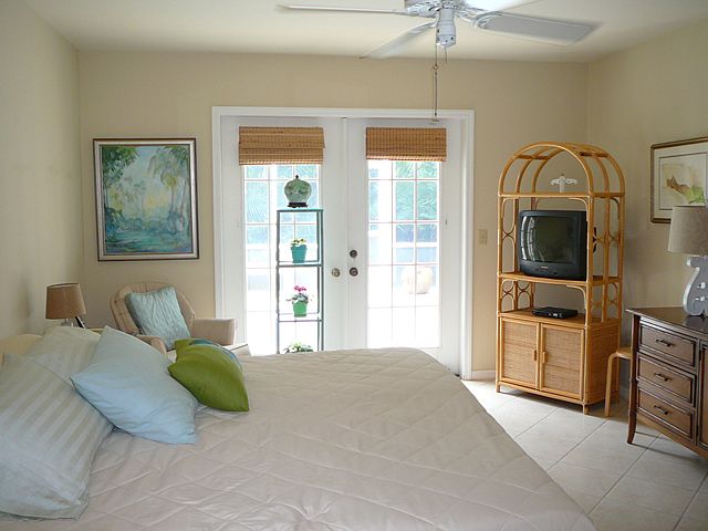 1st image of 906 Shore Dr