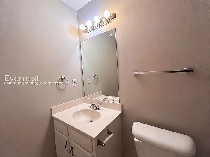 6585 Fairwood Cv — Photo 18