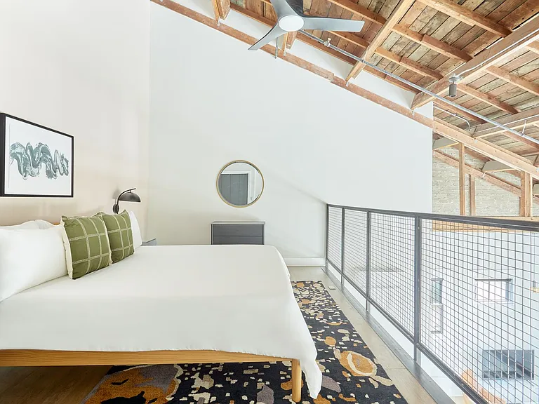1405 S Flores St — Photo 5