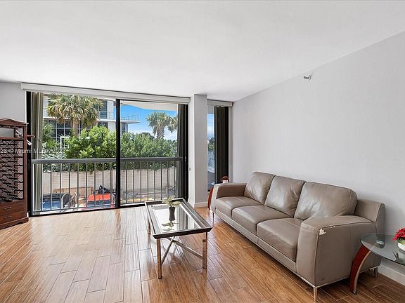 4th image of 6820 Indian Creek Dr #1D