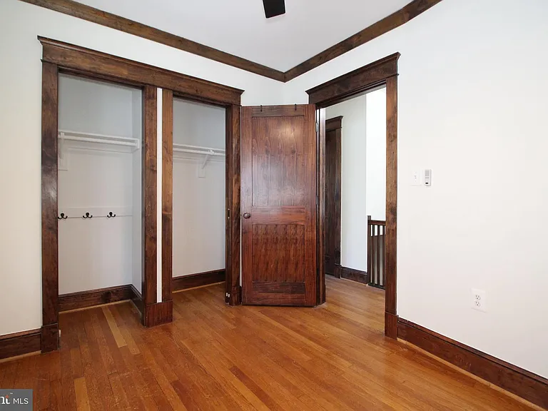 2417 Otis St NE — Photo 13