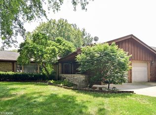 1625 Valley View Dr, Schaumburg, IL