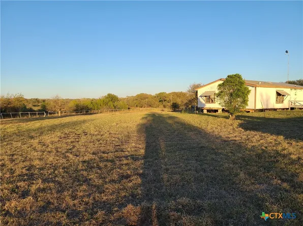 1023 Sierra Dr, Lockhart, TX 78644