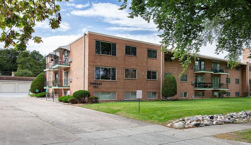 1st image of 607 7th St S APT 22