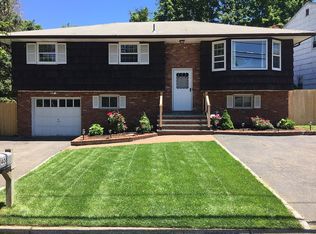 408 Lenox Rd, Huntington Station, NY 11746