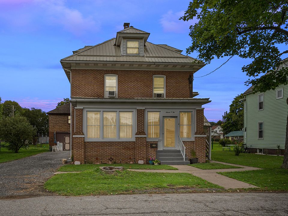1st image of 702 Williams St