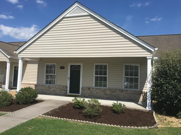 1551 Pine Cone Cir, Kingsport, TN 37660