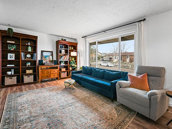 2nd image of 5387 W Northlilac Ave