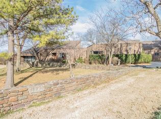 1903 Cheyenne Trl, Springdale, AR 72762