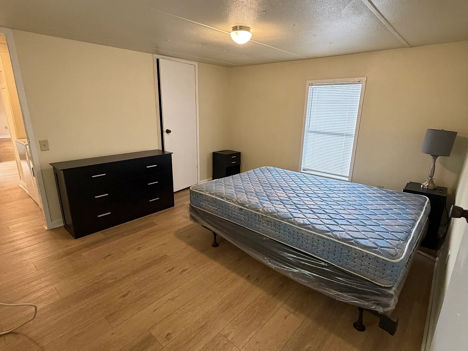 3 bed, $1,400 — Photo 3