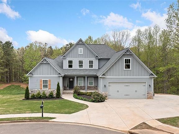 3rd image of 2 Village Rdg