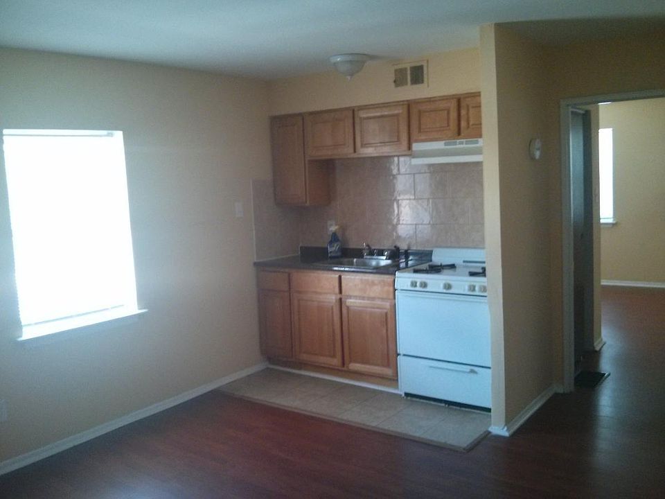 1st image of 4250 N Broad St APT 2A