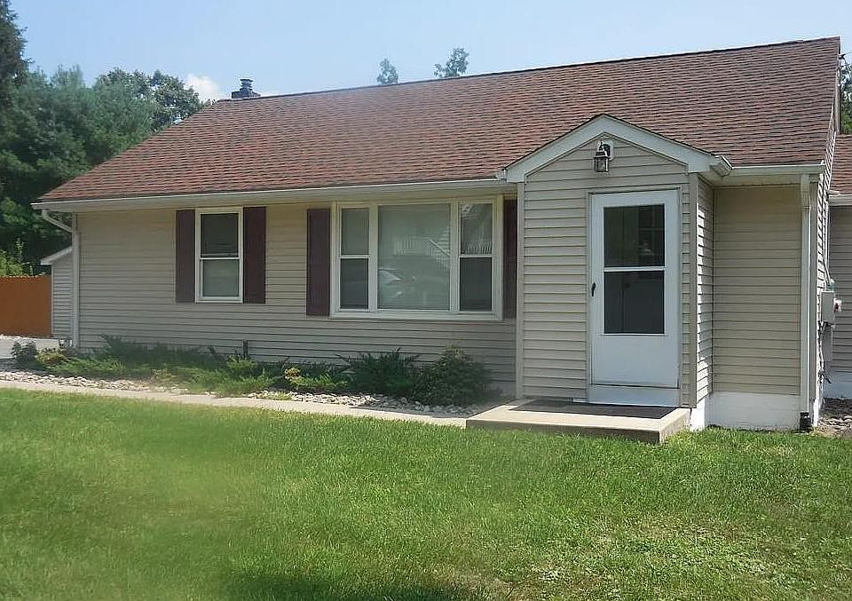 1st image of 20 Bauer Ln #B