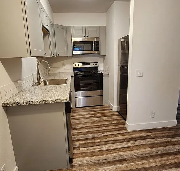 212 Boulder Creek Dr — Photo 3