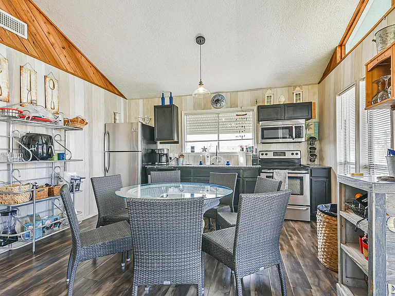 4026 Kent Dr — Photo 18