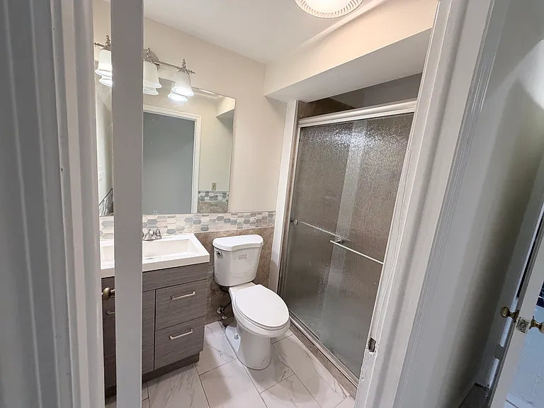 5900 Parenham Way — Photo 37