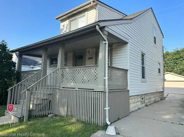 5010 S Curtis St, Dearborn, MI 48126