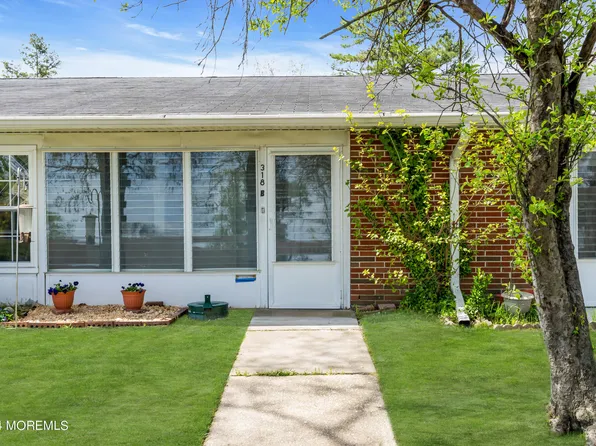 318B Coventry Court, Lakewood, NJ 08701