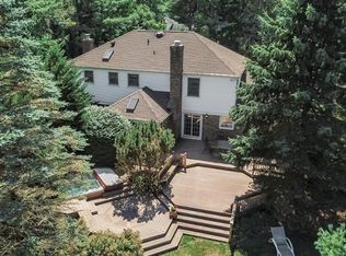 1 Muirfield Ln, Mendham, NJ 07945