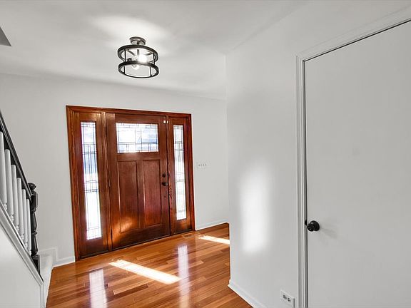 5th image of 130 Whitehall Ct