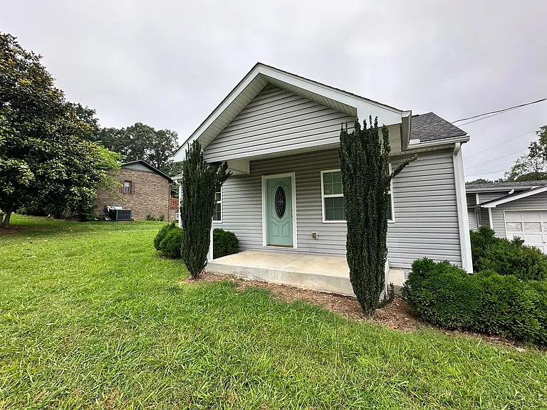 814 Mayfield Hwy — Photo 1