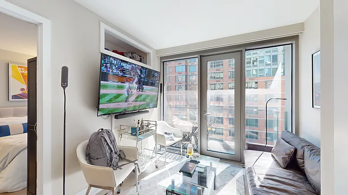 Rented by Bond New York | media 55