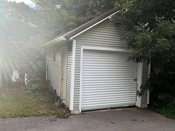 3rd image of 310 4th Ave SE #2