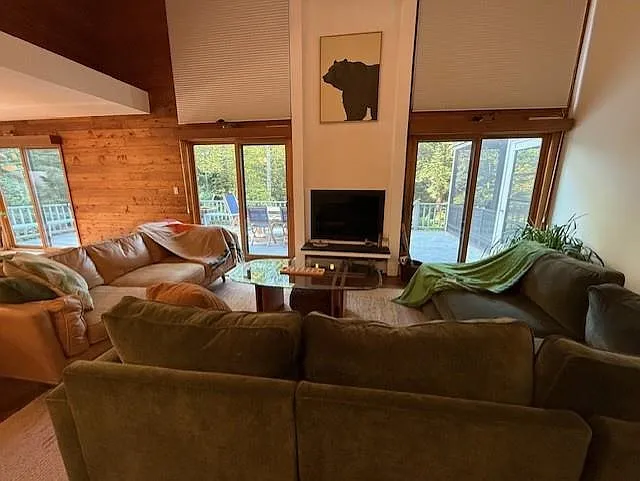 38 Pine Grove Rd — Photo 5
