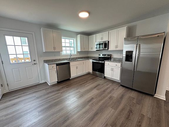 3rd image of 23 Snowdrop Ct