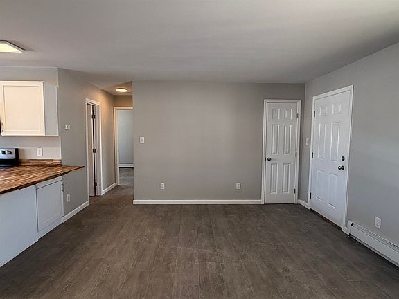 5th image of 1177 Coppet St