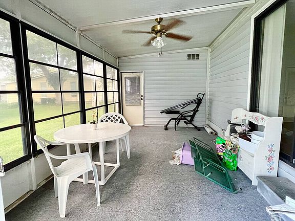 4th image of 1733 Balsam Ave #252
