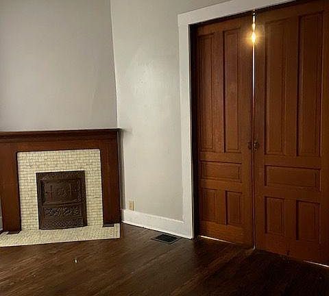 2nd image of 319 S Center St APT 3