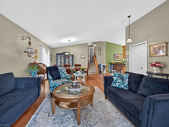 5th image of 64 Caledonia Ave