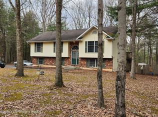 1600 Red Pine Ln, Effort, PA 18330