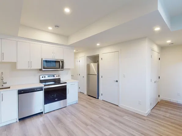 2102B 13th St NW, Calgary, AB