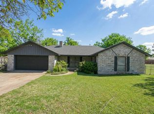 308 E Cottonwood St, Leonard, TX 75452