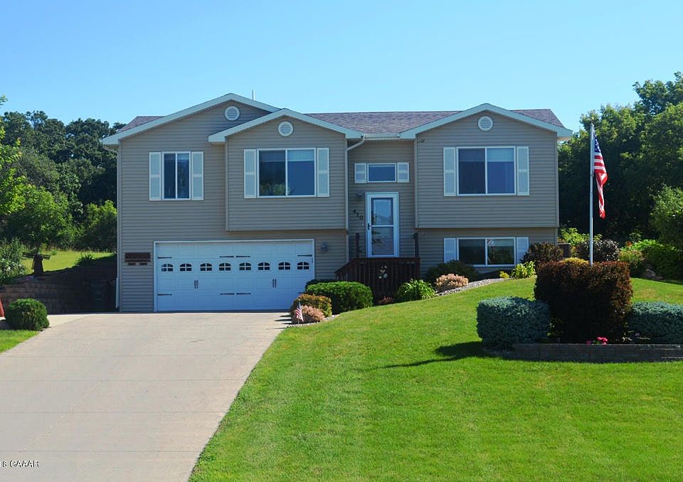 1st image of 410 7th St SE